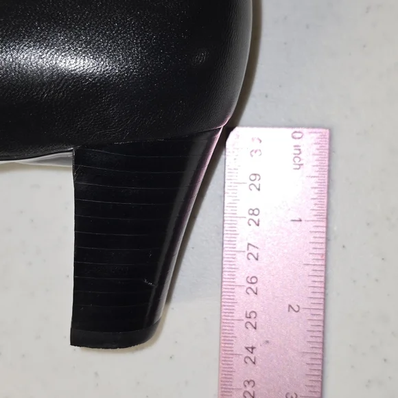 Calvin Klein Shoes Womens Size 9M Black Leather Aimee Pumps Classic Heels Career - Picture 10 of 10